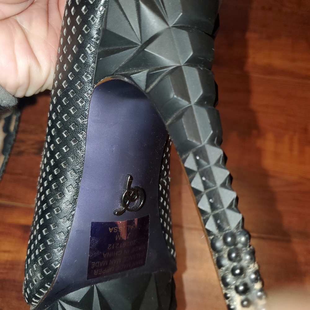 Stilettos - Picture 5 of 7